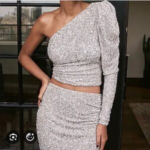 Express Sequin One Puff Shoulder Top - Size Large